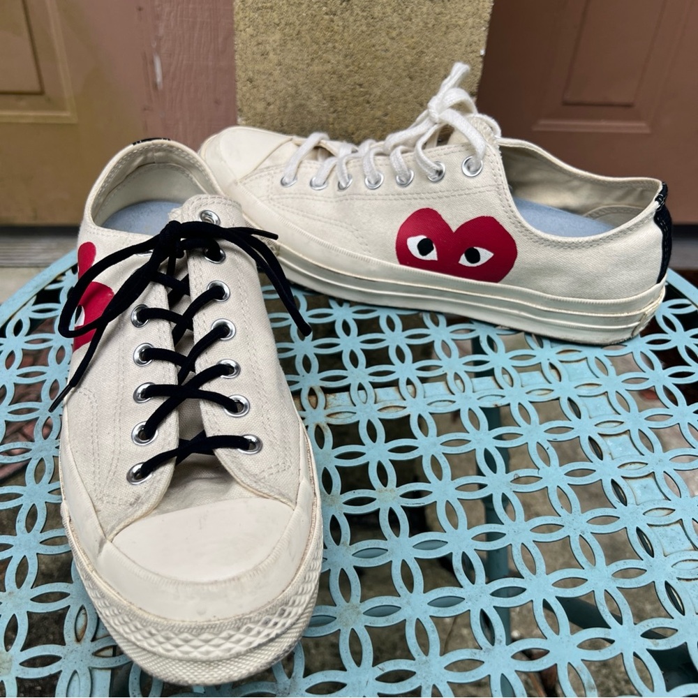 Converse White Sneakers with Red Detail and insoles